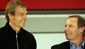Gemeinsame Sache? Jürgen Klinsmann und Berti Vogts (v. lks)
