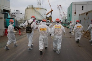 "...Mit der  Einleitung von radioaktiv verseuchten Abwässern ins Meer. begonnen.......!" Fukushima