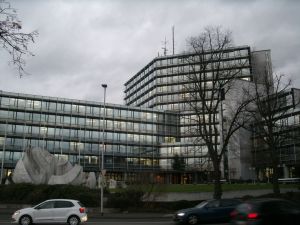 Kreishaus Siegburg: Von hier, der verwaltung und dem Kreistag, kommen Impulse für die Energie- und  Umweltplanung der angehörigen Städte und Gemeinden 