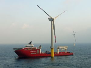 Auf See weht kräftiger, aber auch für Schwachwindregionen gibt es wirtschaftlich arbeitende Windkraftanlagen;  Bild Trianel