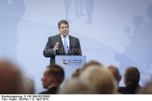 Bundeswirtschaftsminister Sigmar Gabriel : Warnt vor Verzögerungen