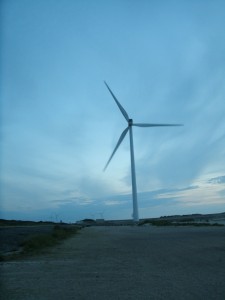 " ...und soll die Errichtung der Windenergieanlagen beschleunigen..."; bild U +E