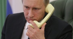 Russlands Präsident Wladimir Putin: Der Energie-Stratege telefoniert in diesen Tagen häufig, um zu erfahren was sich hinter Brüssels Schachzug verbirgt .