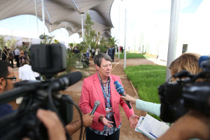 Bundesumweltministerin Barbara Hendricks:  Wir sind mit vollen Taschen nach Marrakesch geflogen ...