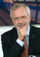 Ab 2021 keine Finanzierungen mehr in Erdgas ...; Werner Hoyer bild eib
