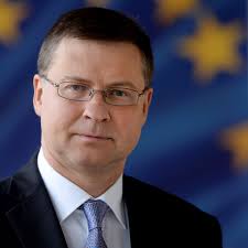„; .Grüne Anleihen sind bei Investoren gefragt.. Valdis Dombrovskis