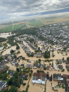 „Die Flutkatastrophe in Rheinland-Pfalz, Nordrhein-Westfalen und weiteren Teilen ...; Bild Bundespolizei Flugdienst